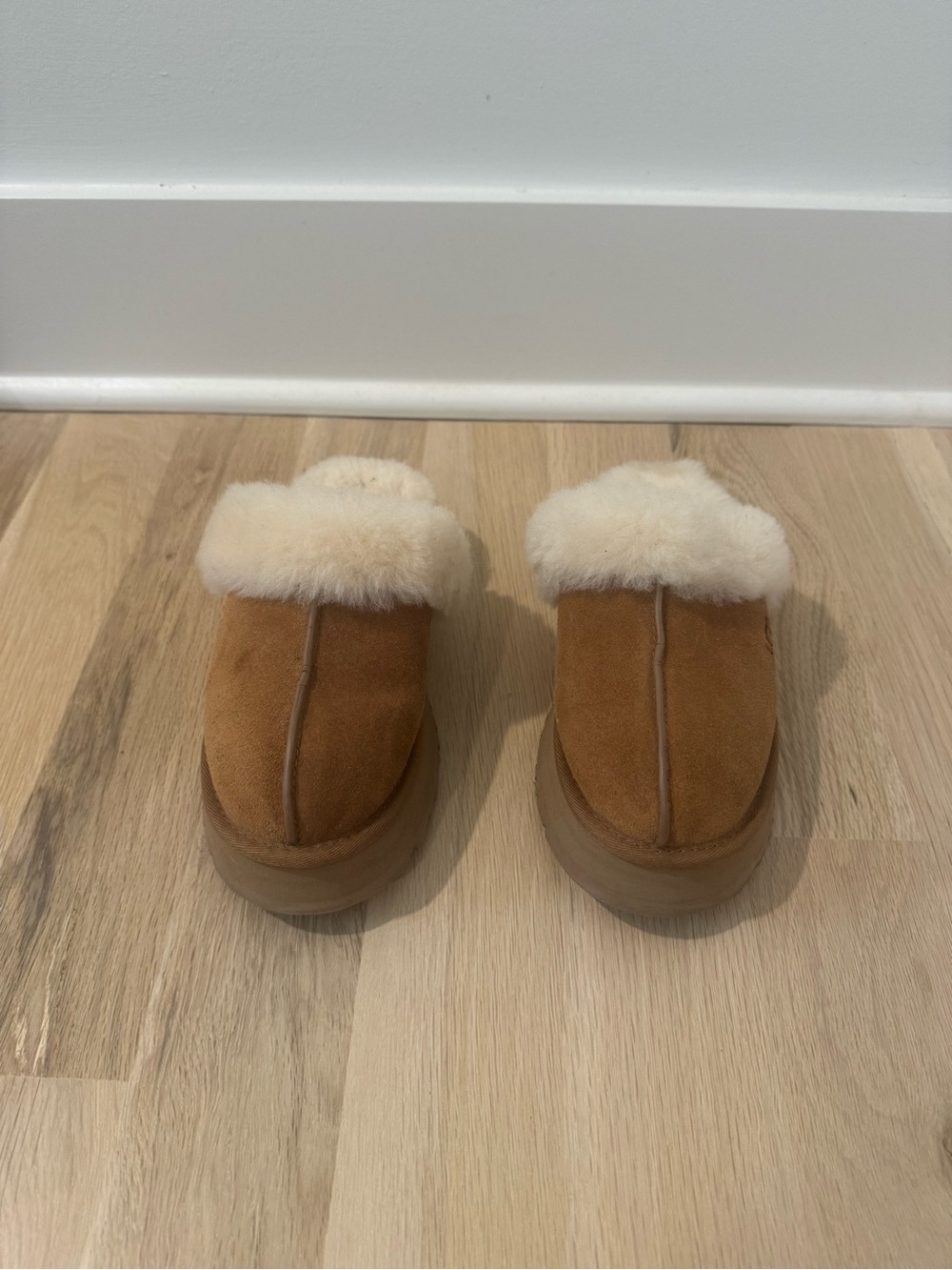 UGG Chestnut Fur-Trim Slip-On Platform Clogs for Women- Size 6 - Picture 2 of 5